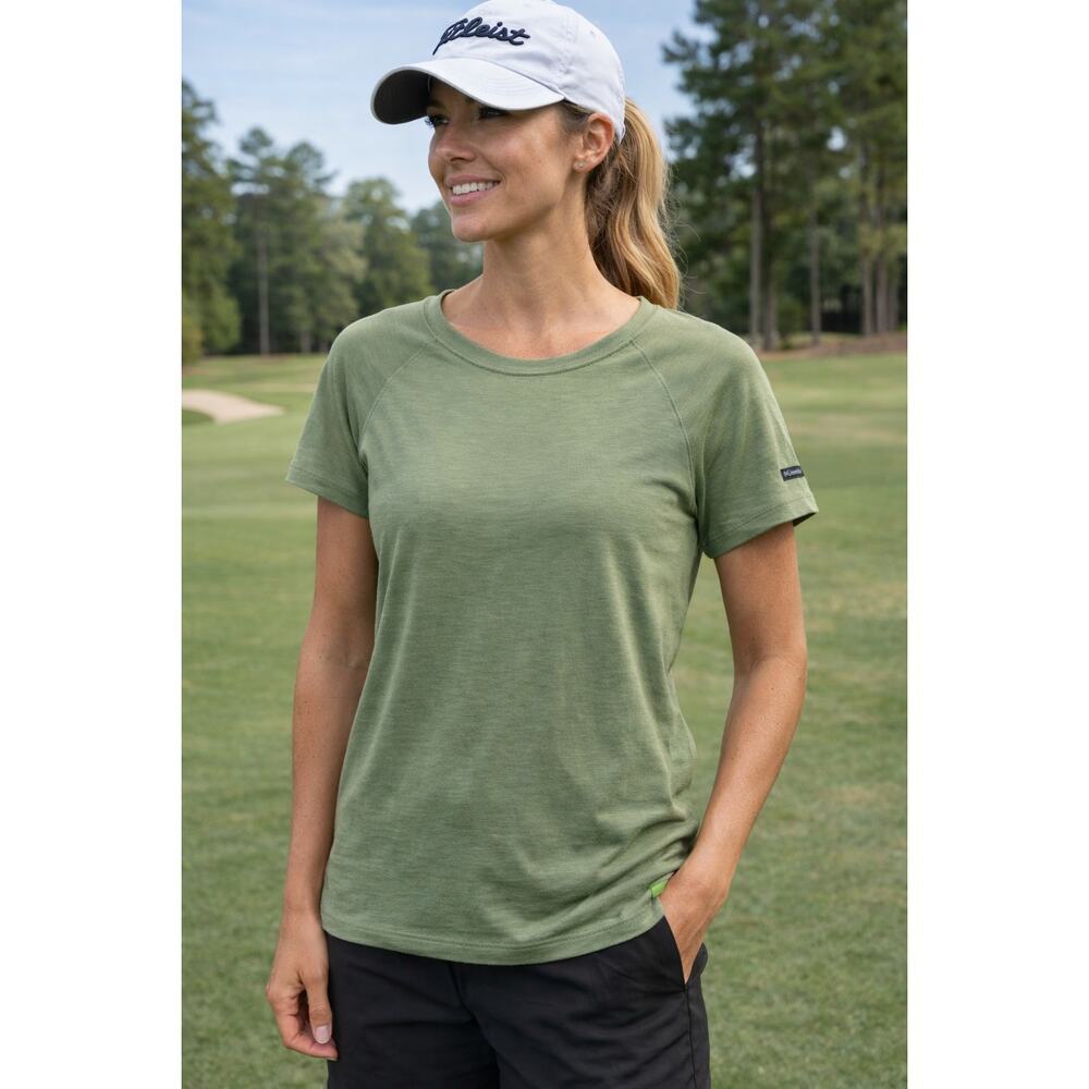 Columbia Sage Green Performance T-Shirt Short Sleeve Athletic Top Women’s Small